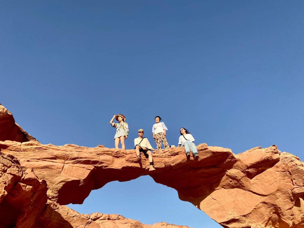 Oblivion Camp Hotel Wadi Rum Bagian luar foto