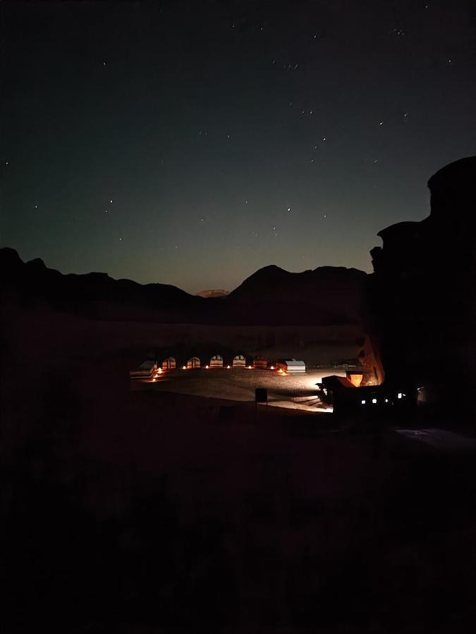 Oblivion Camp Hotel Wadi Rum Bagian luar foto