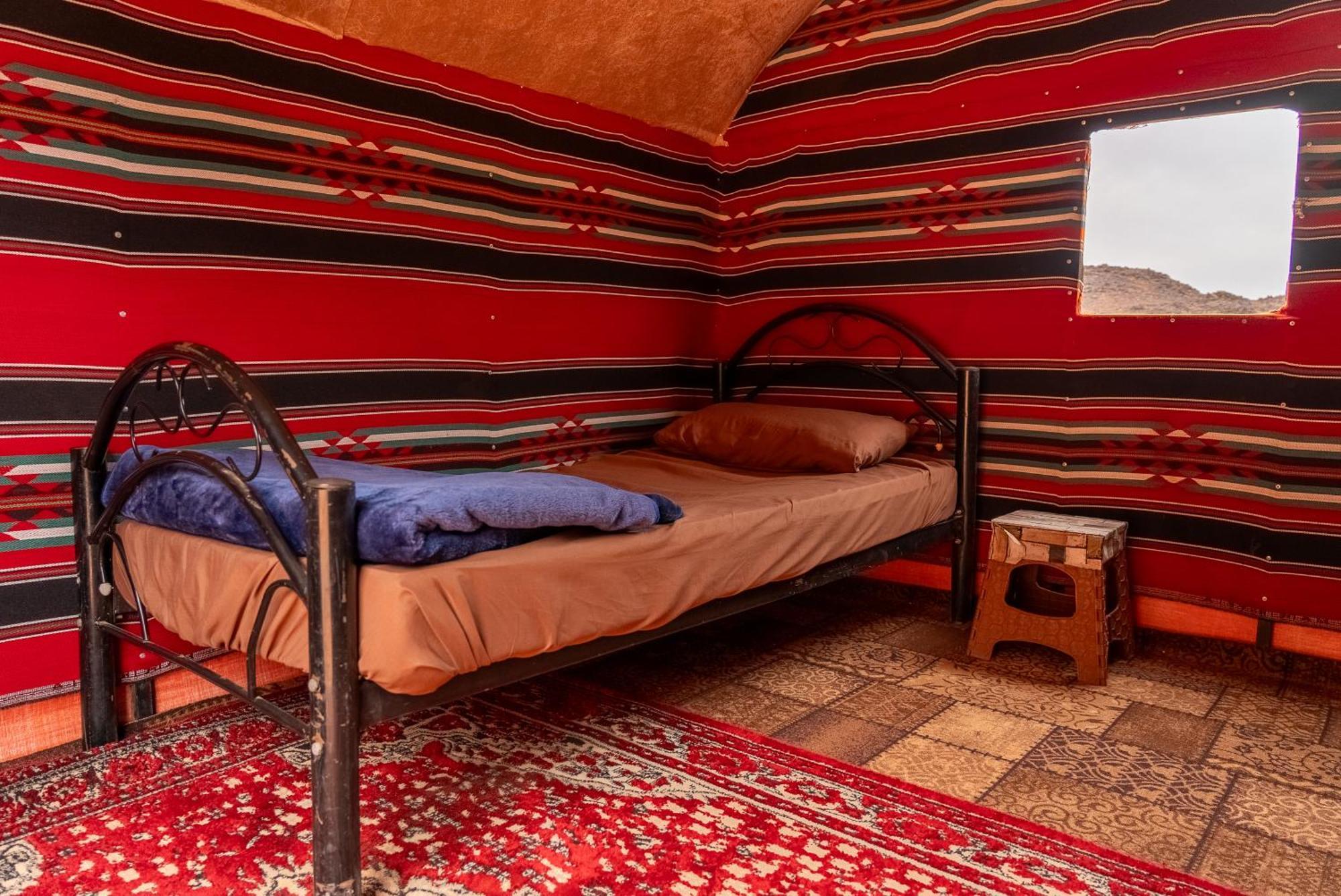 Oblivion Camp Hotel Wadi Rum Bagian luar foto