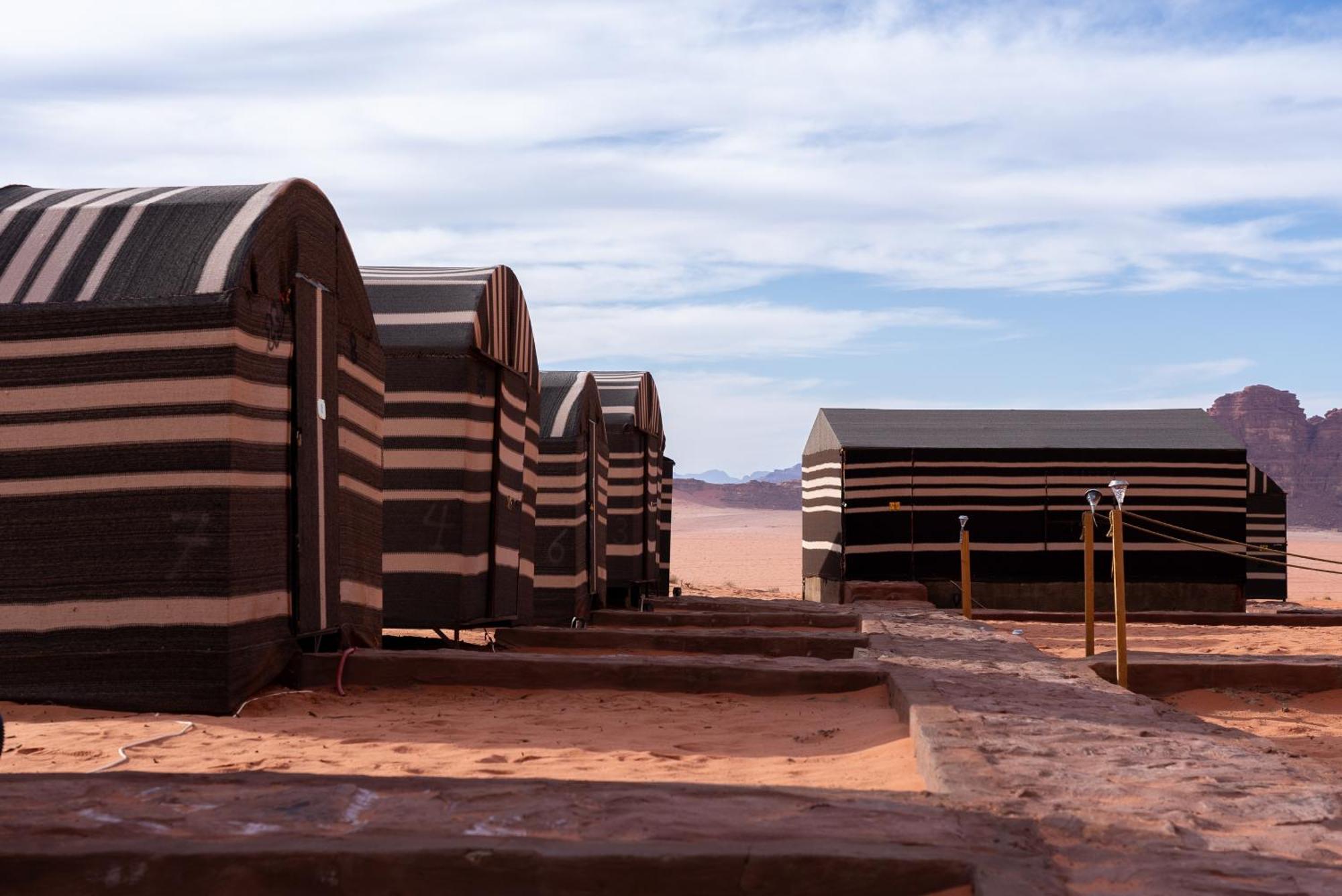 Oblivion Camp Hotel Wadi Rum Bagian luar foto