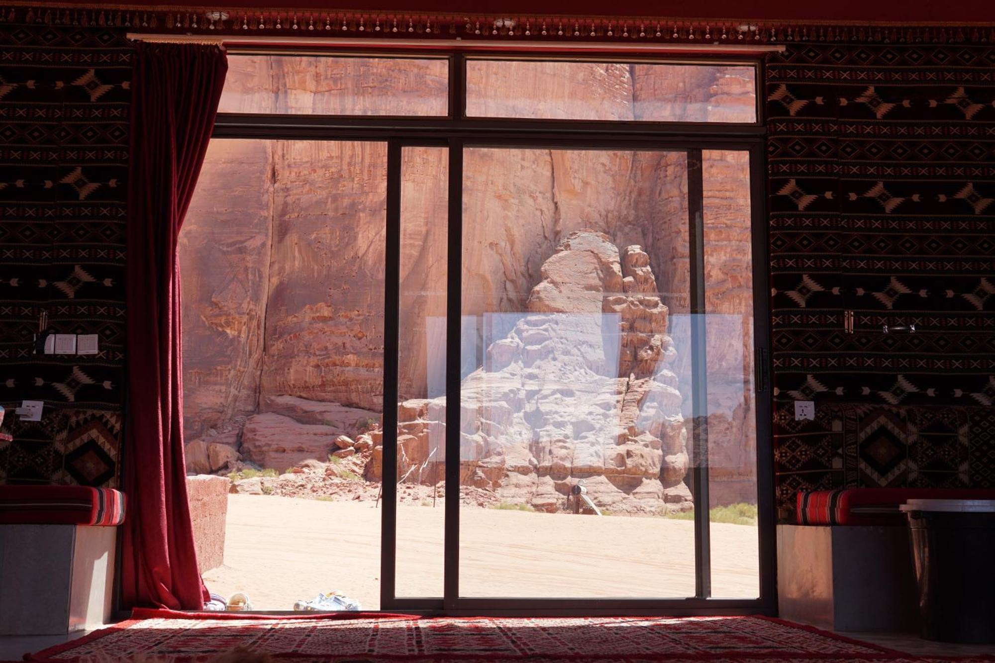 Oblivion Camp Hotel Wadi Rum Bagian luar foto